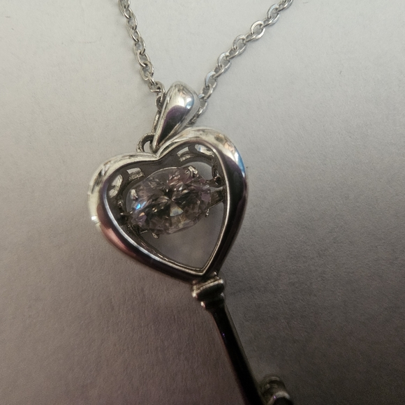 HEART Key necklace with floating princess cut CZ on a silver small link chain - Picture 4 of 4